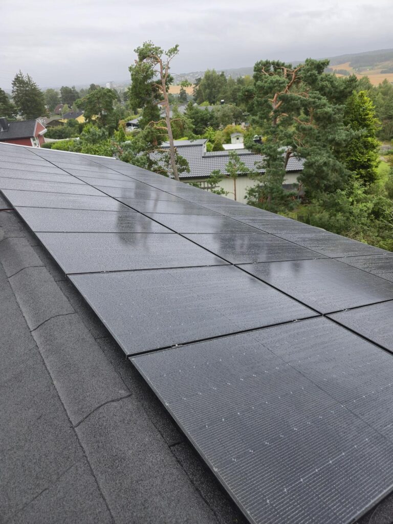 Hybridpanel med solfangere og solceller fra DualSun