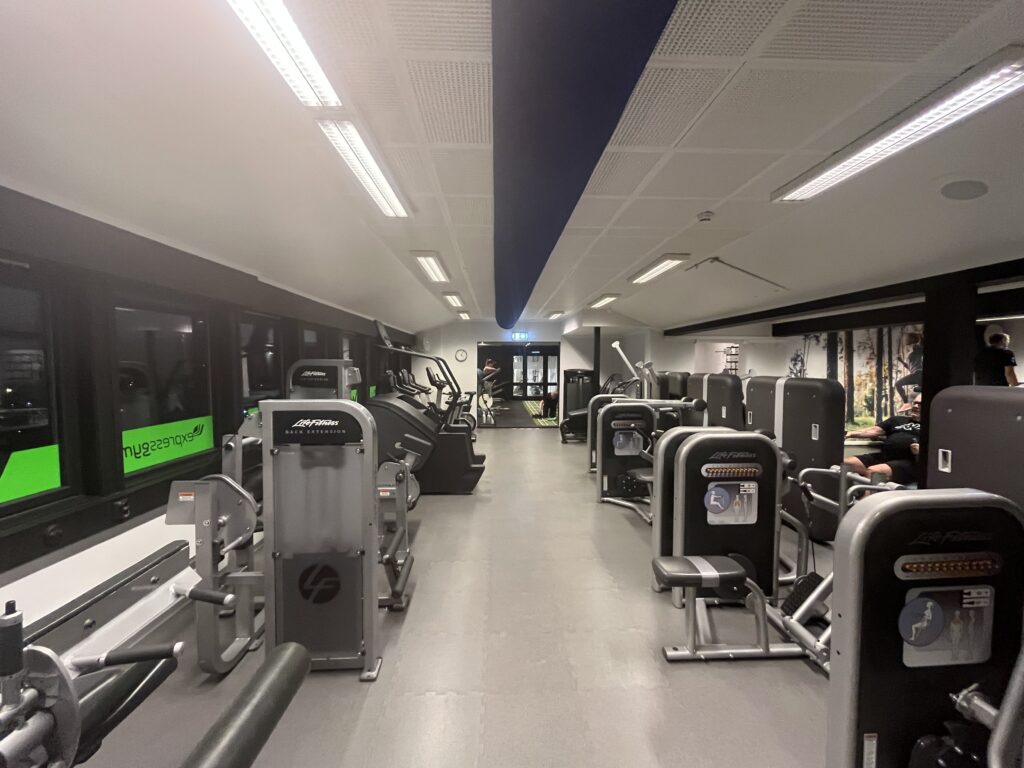 Disse lokalene varmes opp med høy vegg innedel fra Toshiba